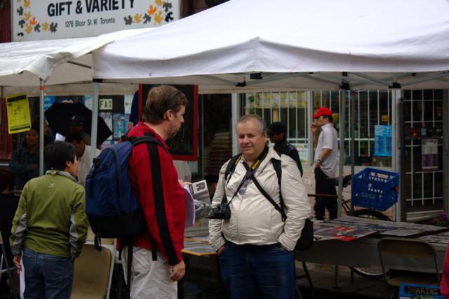 FB at the June 20th 2009 BIG on Bloor Festival: Kevin Putnam speaks to local history buff Michael Monastyrskyj at the BIG on Bloor festival.